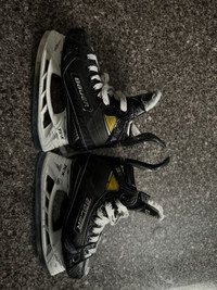 Bauer size 1.5 hockey skates