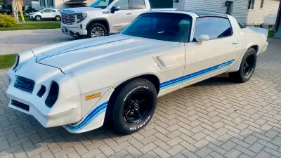1981 Chevrolet Camaro Z28 Matching numbers 137,004 kms 350 V8 T-tops 4-speed manual transmission Com...