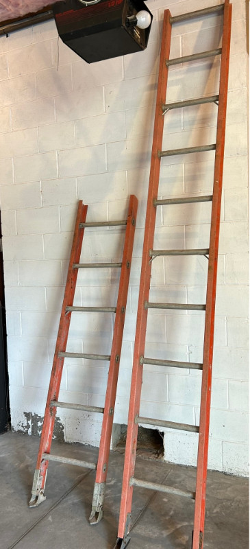 Ladders - two shorter ladders dans Échelles et échafaudages  à Norfolk County