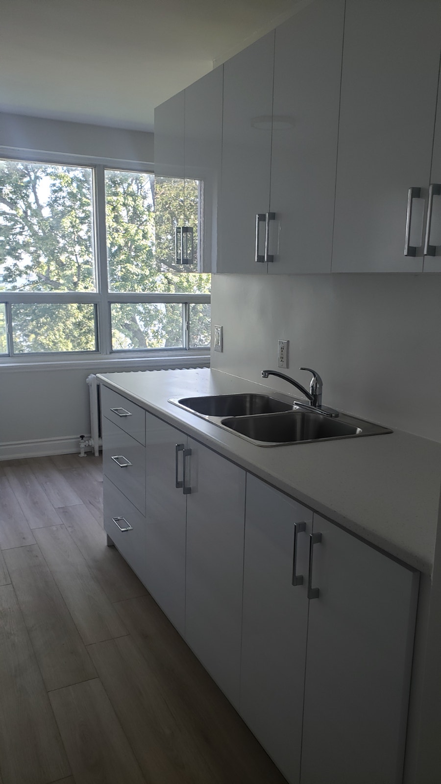 2 Bedroom Apartment - Lake View 2