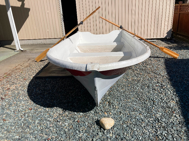 12ft fibreglass row boat in Canoes, Kayaks & Paddles in Abbotsford - Image 4