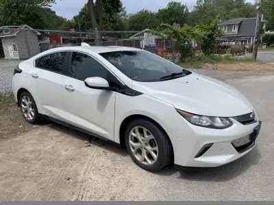 2016 Chevrolet volt premier package Leather interior, heated seats front and back 239, front wheel d...