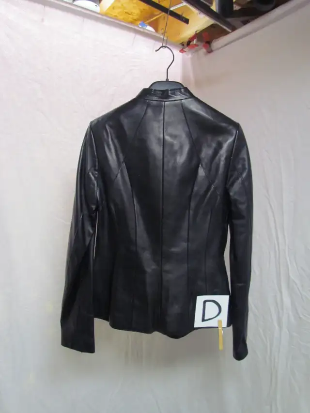 Leather jackets - Danier in Women's - Tops & Outerwear in Kitchener / Waterloo - Image 3