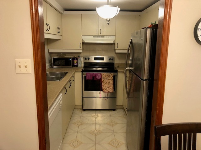 room colocation 1-2lits 2 minute Metro Lionel LegroulxDOWNTOWN — photo 2