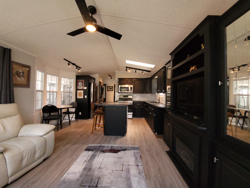 Beautiful Upgraded 14x42 Mobile Home For Sale Houses for Sale