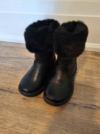 Toddler winter boots ( size 6)