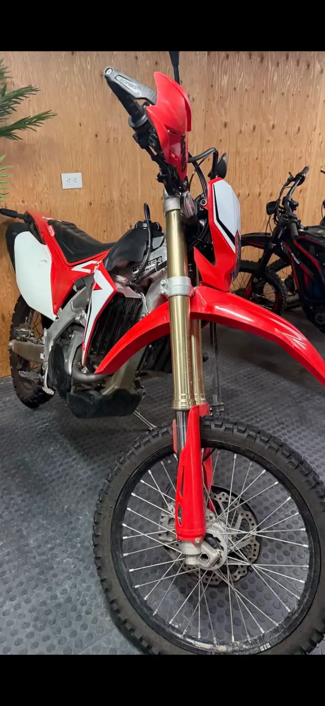 honda crf450L 2019 in Dirt Bikes & Motocross in Laval / North Shore - Image 4