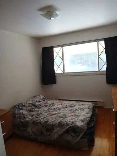 Ma premiere chambre 630$ est disponible a partir d aujourd’hui ou le 1 avril. Elle est tout inclus.E...