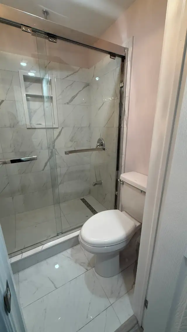 Private Room For Rent 1 Bedroom 1 Bath in Room Rentals & Roommates in Oshawa / Durham Region - Image 6