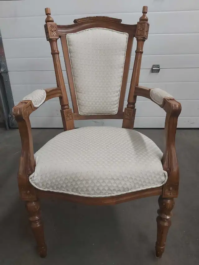 Louis XV style chairs in Chairs & Recliners in Penticton - Image 6