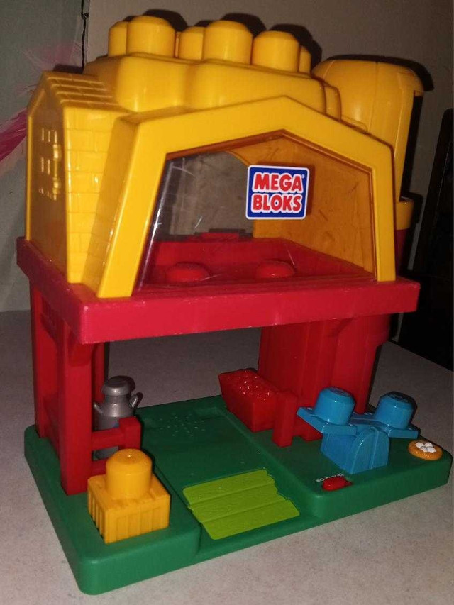 Mega Bloks Farm Toy in Toys & Games in St. Catharines