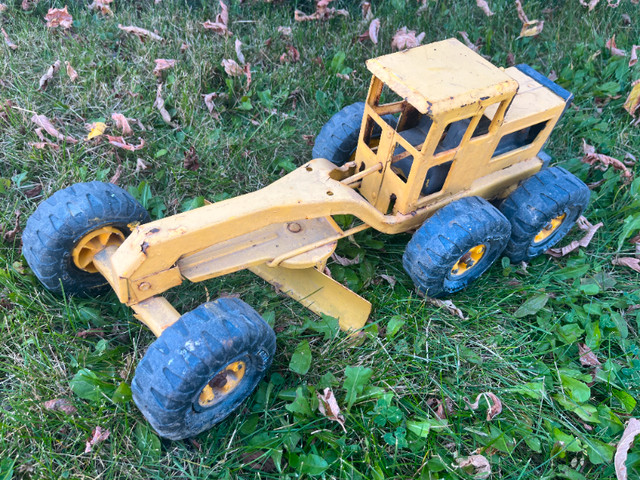 Antique & Vintage Tonka Toy, Truck, Bulldozer, Grader, Payloader in Arts & Collectibles in North Bay - Image 2