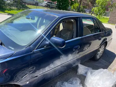 Je vends ma Cadillac DTS parce que j’ai deux voiture. Tout est en très bonne états. J’ai changer les...