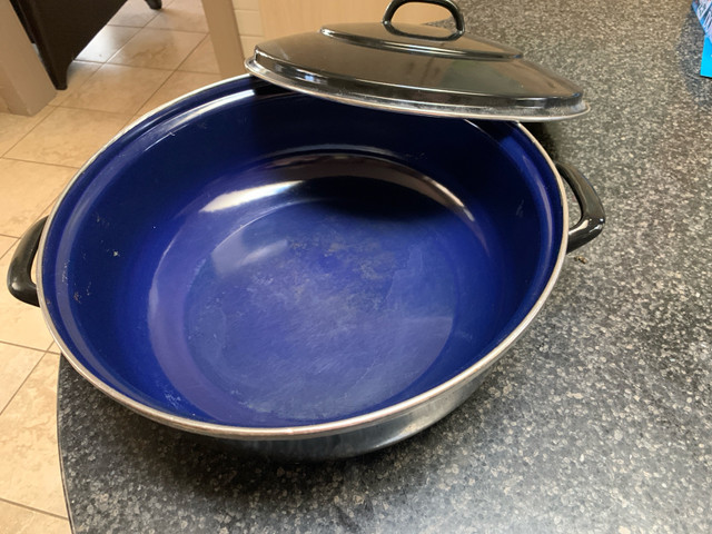 Dutch BK pan in Kitchen & Dining Wares in Delta/Surrey/Langley - Image 2