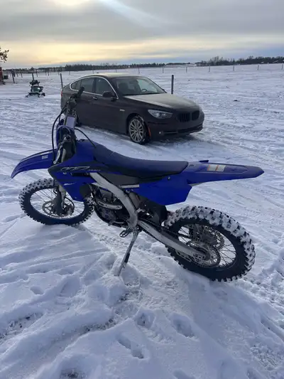 Hey there I’m selling my 2023 yz450fx I bought it this spring and I put 12 hours on it. I changed th...