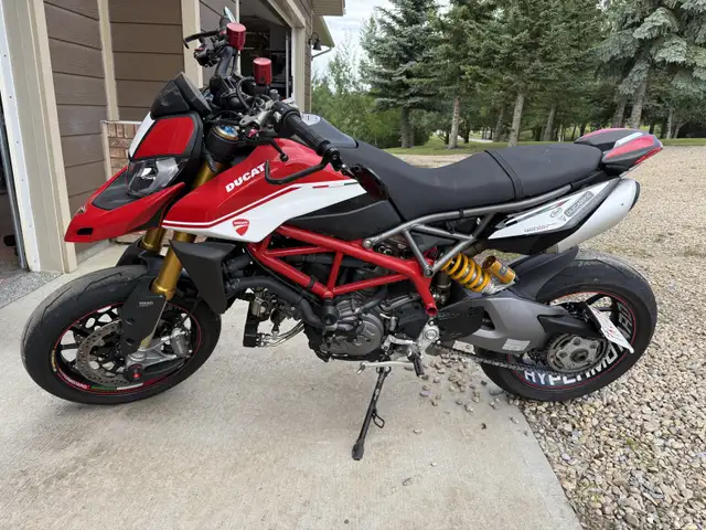 2020 Ducati Hypermotard SP in Sport Bikes in Calgary - Image 3