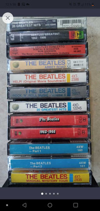BEATLES 12 ORIGINAUX cassettes état NEUVES  $220. 