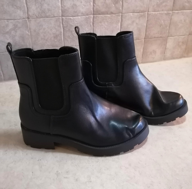 OLD NAVY Faux Leather Chelsea Boots - Size 10 dans Femmes - Chaussures  à Bedford - Image 4