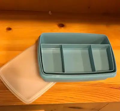 Petit coffre Tupperware $8., View more