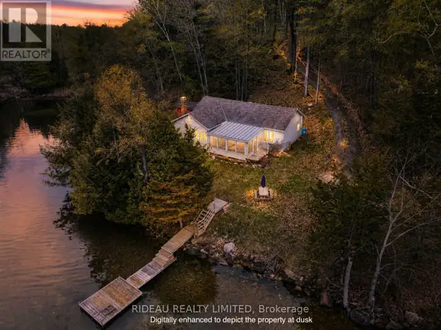 Waterfront Cottage – Upper Rideau Lake, 3 Bed, 290 ft Shore