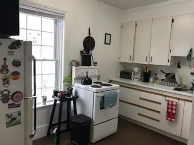 Bright second floor one bedroom apartment Quiet house on a quiet street 5 minute walk to downtown