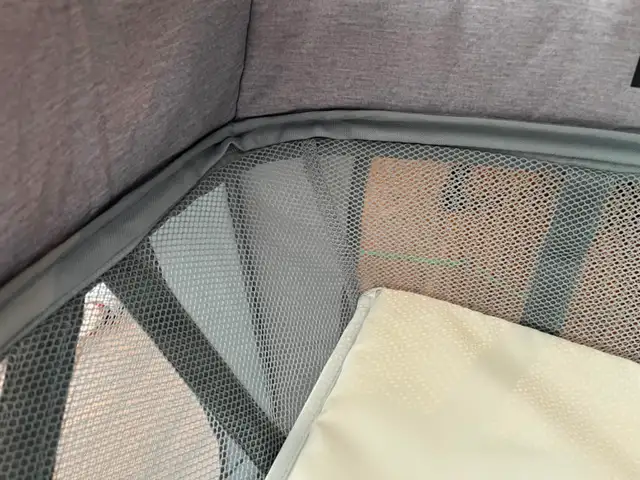 Maxi-Cosi Swift Play Yard (Grey) - Excellent Condition in Playpens, Swings & Saucers in City of Toronto - Image 5