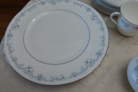 ROYAL DOULTON  DINNERWARE