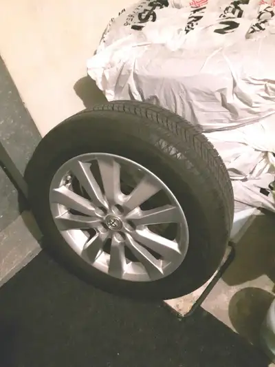 4 Pneus Yokohama Ascend GT 205/55 R16 montés sur 4 Mags Corolla "S" 16 po. originales (bolt 5X100 )...