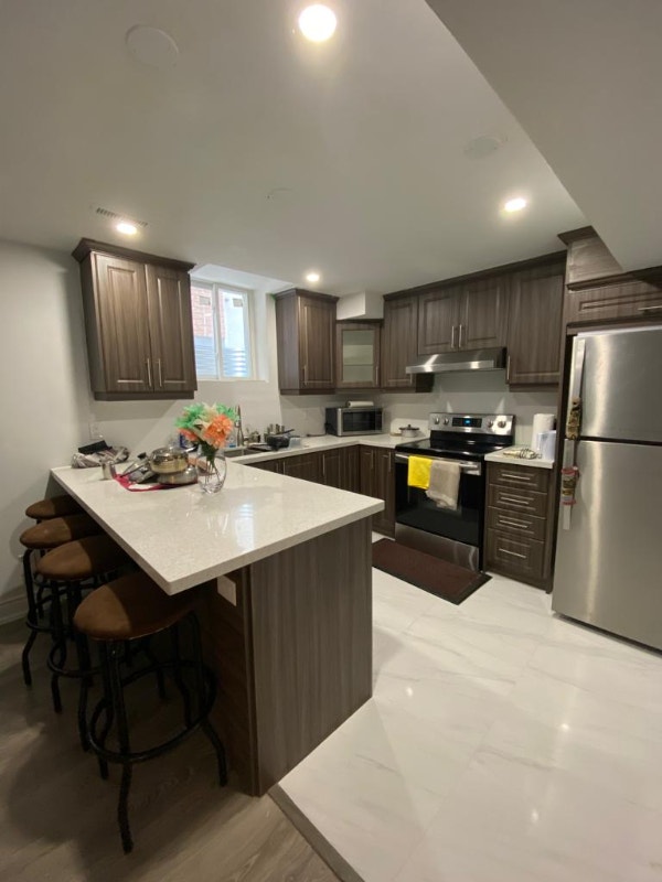 Room ON Rent AT Legal Basement Chinguacousy & QueenBrampton) Room