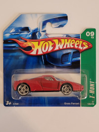 Vieille Hot Wheels Treasure Hunt neuve  Ferrari Enzo short card