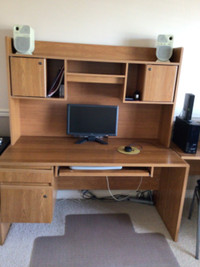 Office desk ,u shaped with hutch