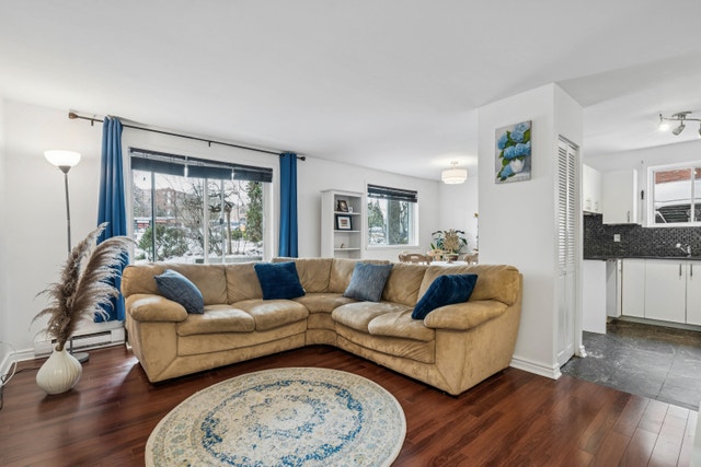 Condo impeccable au coeur de Chomedey — photo 1