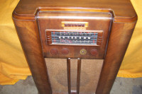 1935 Canadian General Electric Floor Model # JK66 Radio  AM & SW