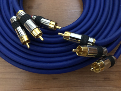 CABLE RCA  DE 5 METRES ( 16.4PIEDS) AVEC FICHES PLAQUEES OR  60$, View more