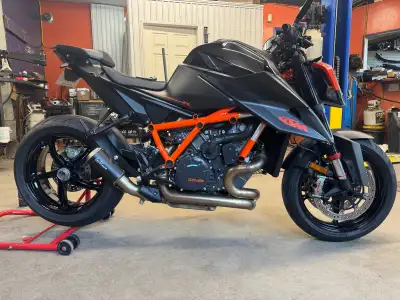 2021 ktm superduke 1290r track pack poignée chauffante exhaust leovince 5500km 450-512-5787 Charles...