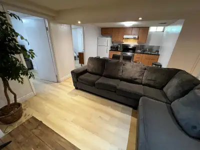 Rental Description Welcome to your new home in the heart of Richmond Hill. This private 2-bedroom ba...