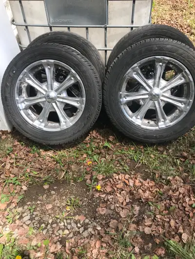 6x4.5 bolt pattern Tires shot Will fit Dakota and Nissan trucks