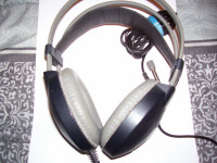 AKG pro audio K77 channel studio headphones
