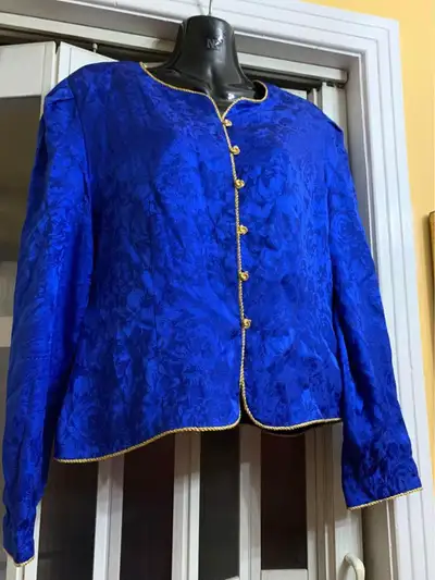 superbe veste bleu damassée en vraie soie, gr. 12, très chic, View more