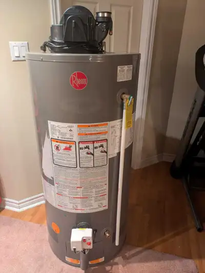 2024 Rheem 50 gallon power vent gas water heater tank for sale. Tank is in great working condition....