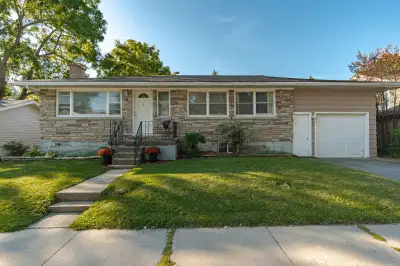 FULLY FURNISHED SUMMER SUBLET AVAILABLE!
