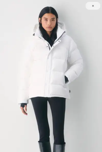 BRAND NEW! Aritzia Super Puff, View more