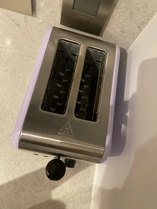Kate Spade Toaster in Toasters & Toaster Ovens in Vancouver - Image 3