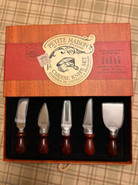 Petite Maison by: Wildly Delicious 5 piece Cheese Knife Set NEW