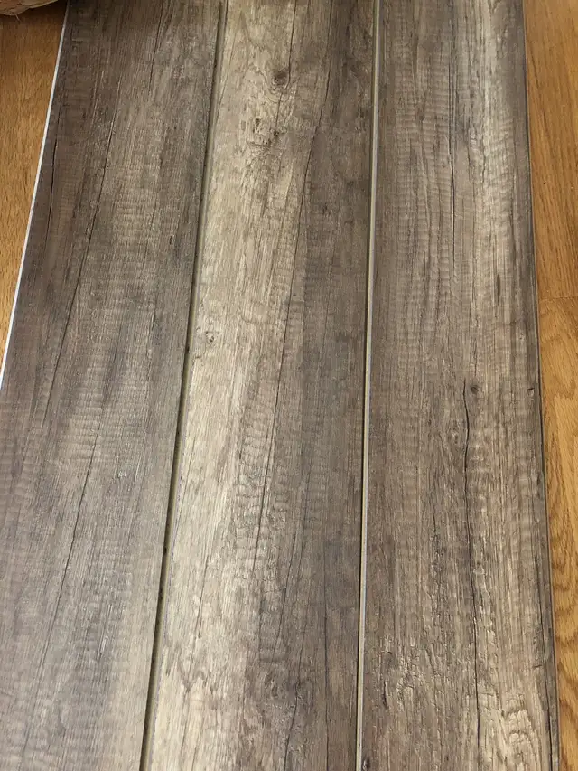 Composite flooring NEW / Plancher stratifié (NEUF en boîte) in Floors & Walls in Longueuil / South Shore - Image 6