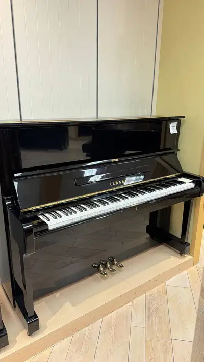 Upright piano Yamaha U1H, View more