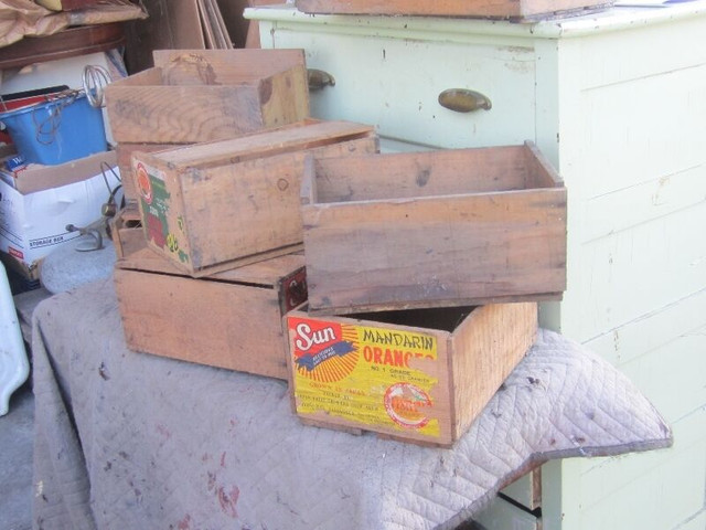 BUNCH OF OLD SOLID WOOD BOX CRATES $6 to $20 EACH in Arts & Collectibles in Winnipeg - Image 3