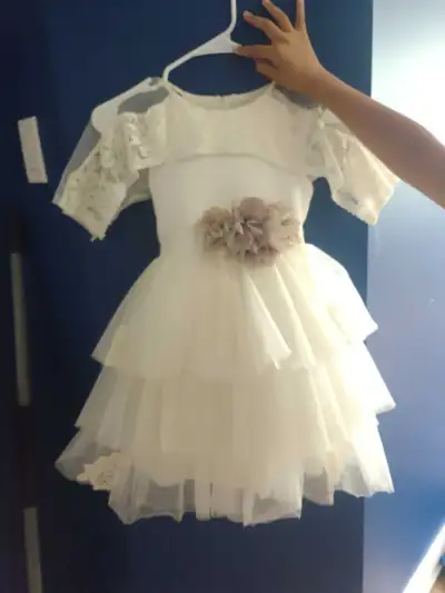 Robe de cérémonie pour fille avec sac à main_ taille 8 ans, View more