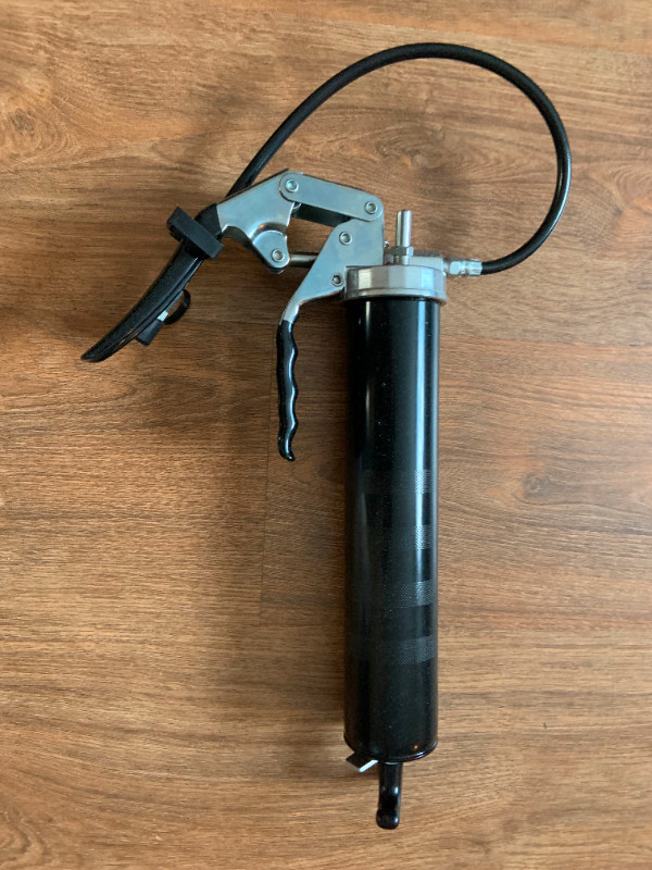 Pistol Grip Grease Gun in Hand Tools in London