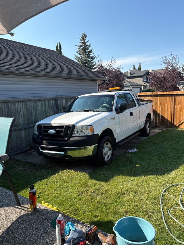 2008 Ford F150 four-wheel-drive in Cars & Trucks in Calgary - Image 2